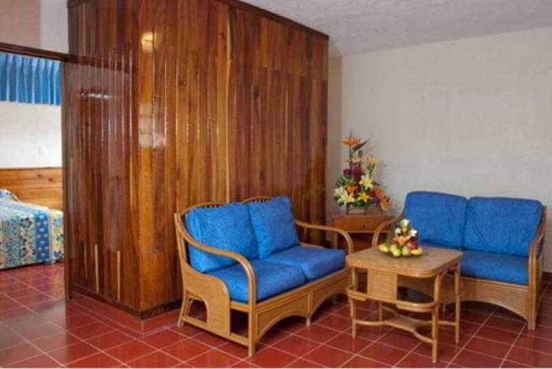 Suites Colonial Cozumel Exterior photo